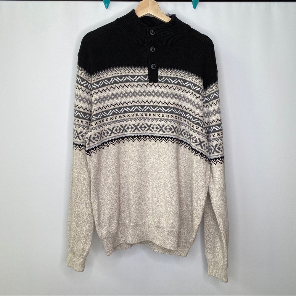 Chaps men’s sweater partial button up